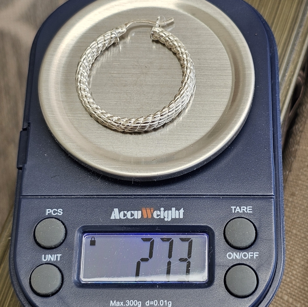 Sterling 925 Textured Rope Hoop Earrings - Picture 12 of 12